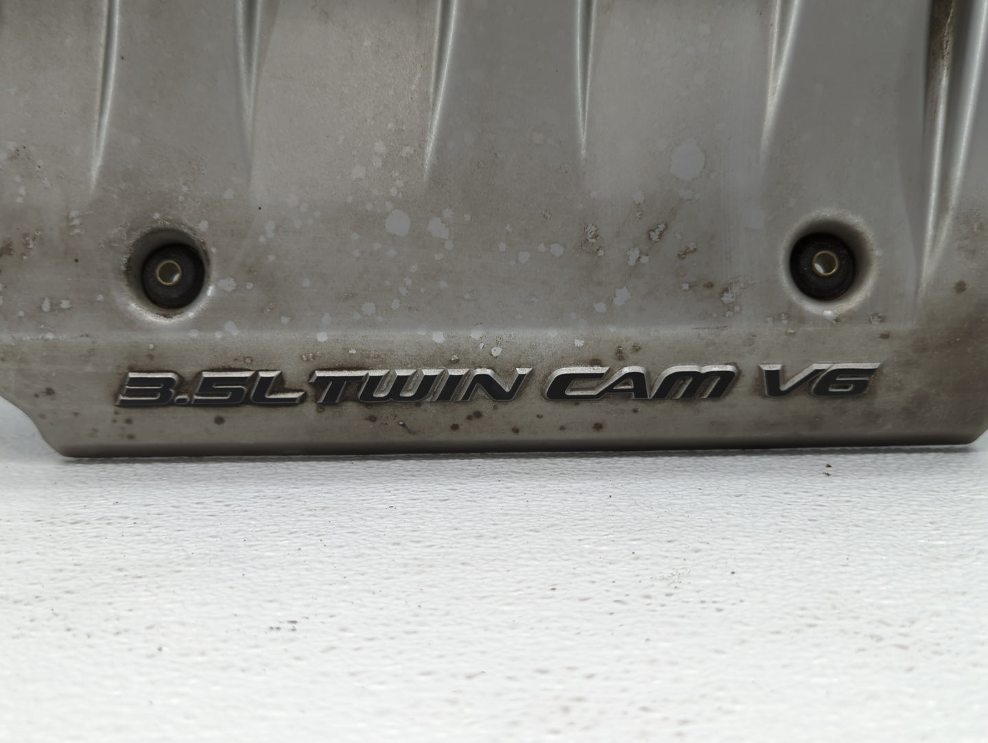 2000 Oldsmobile Intrigue Engine Cover Silver - Oemusedautoparts1.com