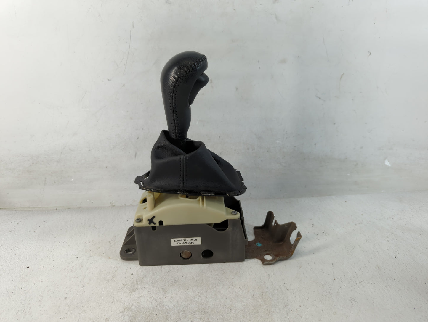 2000 Plymouth Concord Floor Console Assembly Shifter - Oemusedautoparts1.com