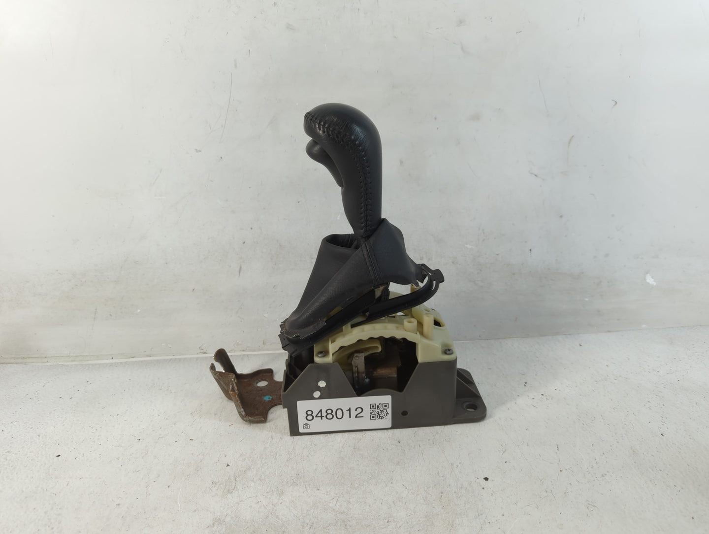 2000 Plymouth Concord Floor Console Assembly Shifter - Oemusedautoparts1.com