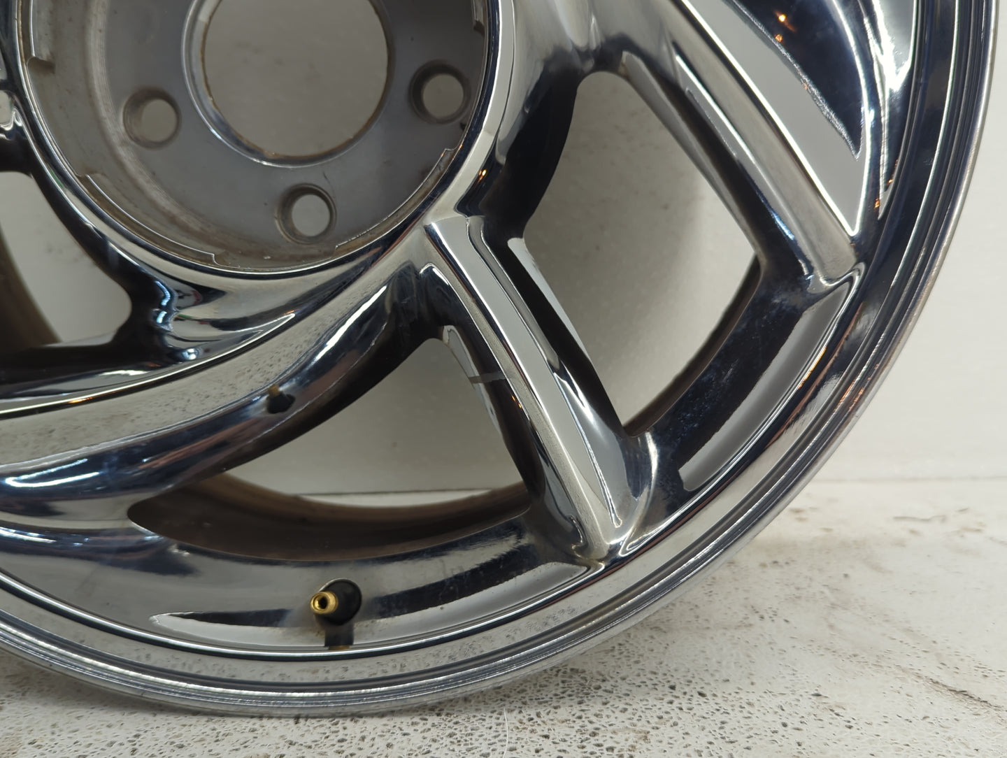 2000-2001 Pontiac Bonneville Oem Wheel Rim - Oemusedautoparts1.com