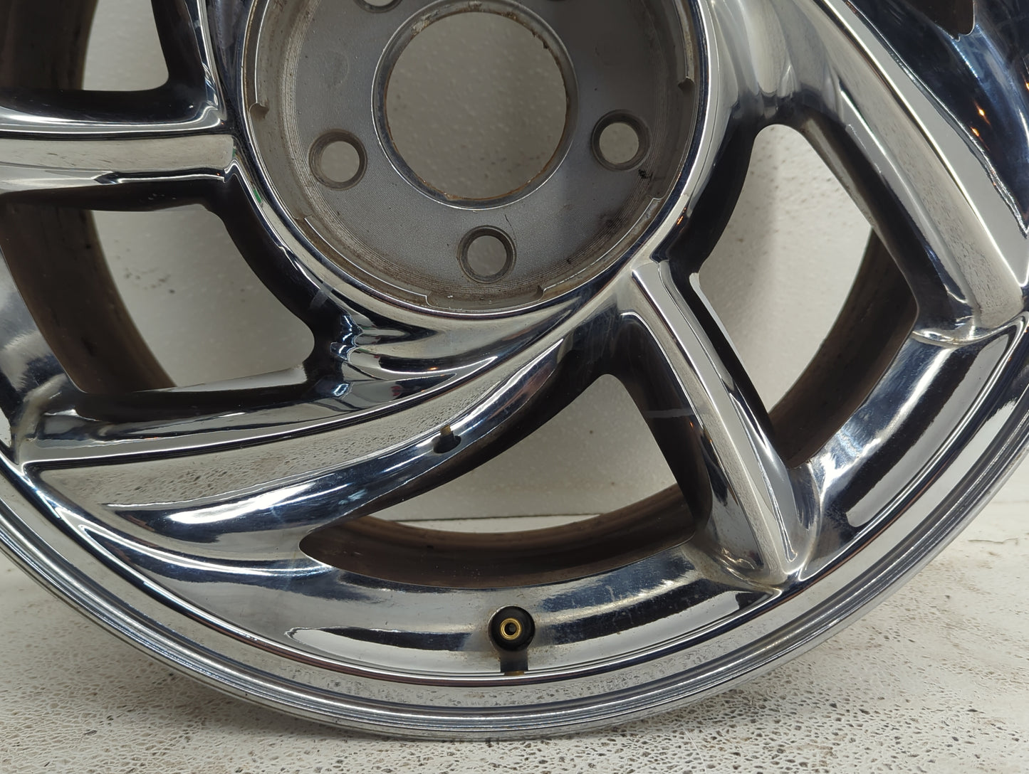 2000-2001 Pontiac Bonneville Oem Wheel Rim - Oemusedautoparts1.com