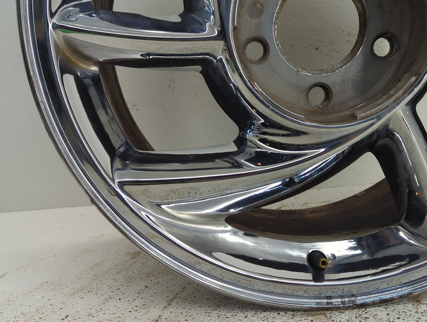 2000-2001 Pontiac Bonneville Oem Wheel Rim - Oemusedautoparts1.com