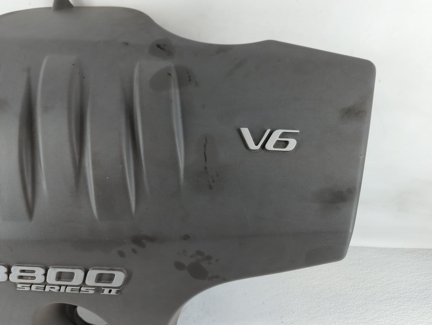 2000 Pontiac Bonneville Engine Cover - Oemusedautoparts1.com