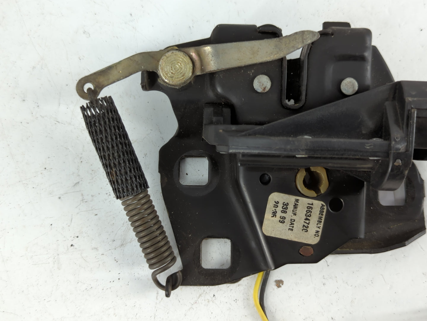 2000 Pontiac Firebird Hood Latch Assembly - Oemusedautoparts1.com