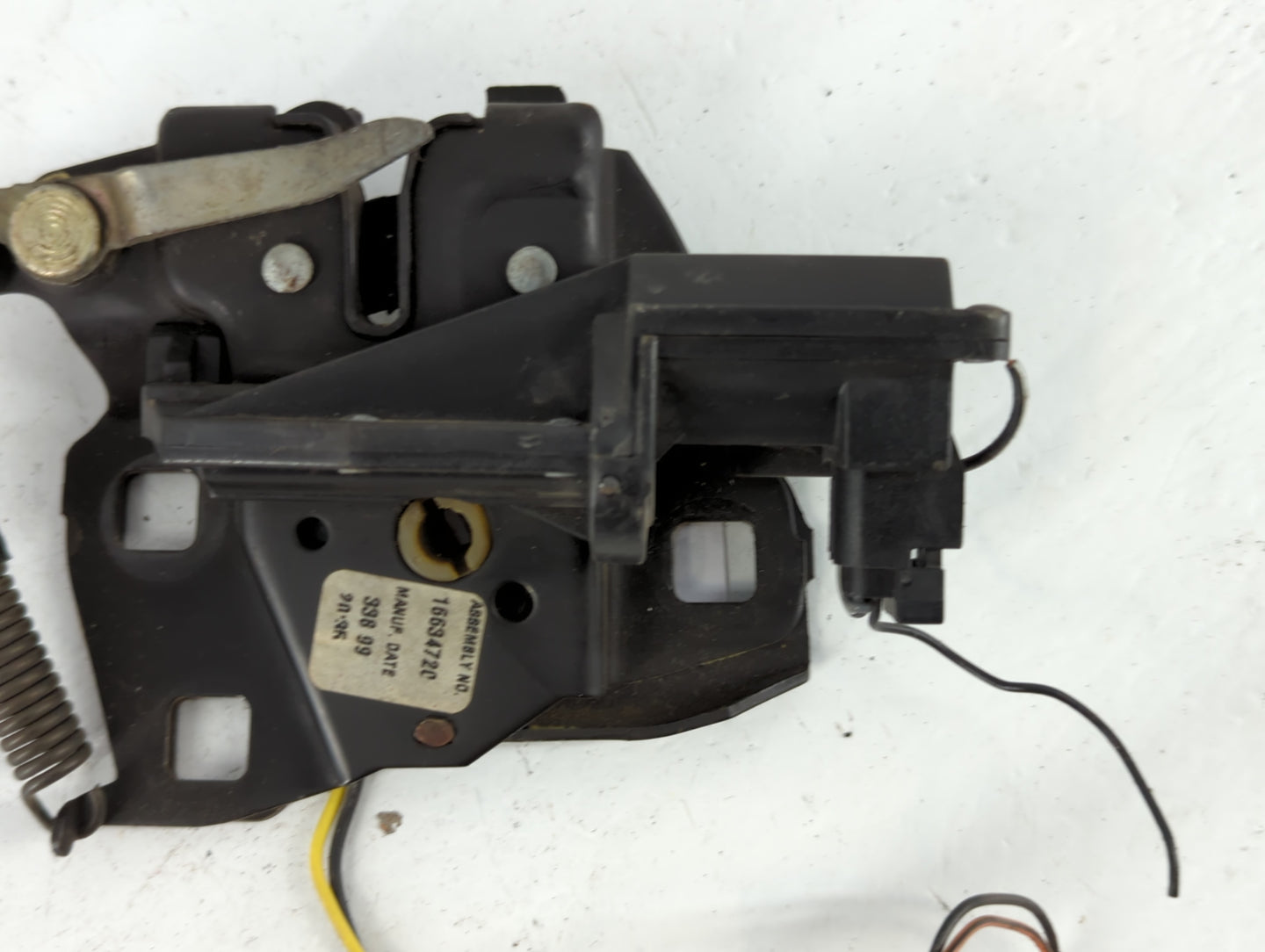 2000 Pontiac Firebird Hood Latch Assembly - Oemusedautoparts1.com