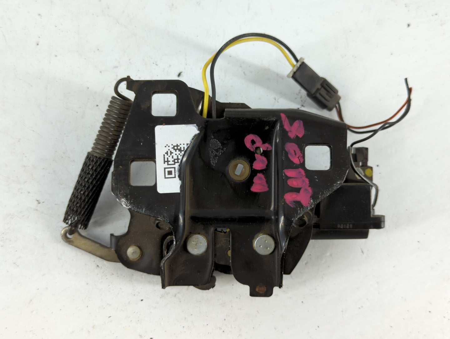 2000 Pontiac Firebird Hood Latch Assembly - Oemusedautoparts1.com