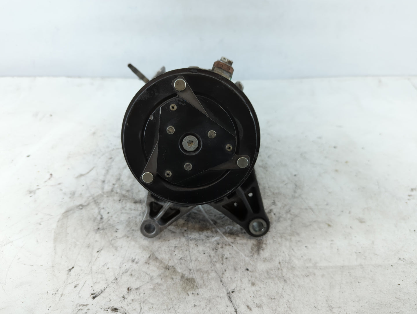 2000 Pontiac G6 Air Conditioning A/c Ac Compressor Oem - Oemusedautoparts1.com