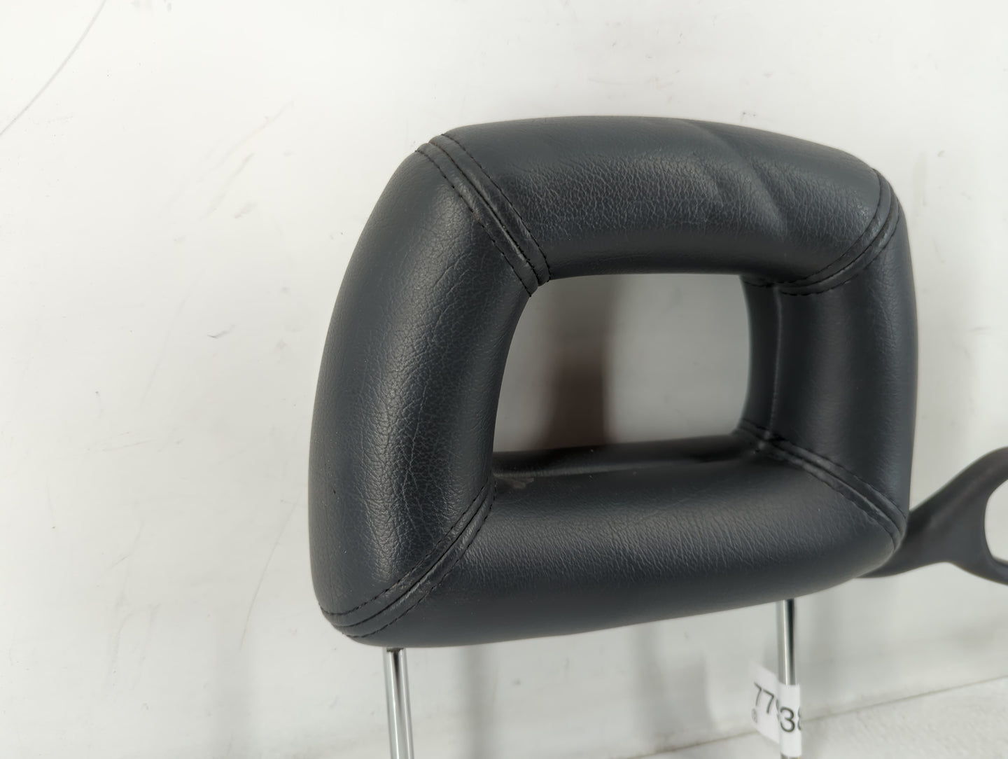 2000-2002 Pontiac Grand Prix Headrest Head Rest Front Driver Passenger Seat Fits Fits 2000 2001 2002 OEM Used Auto Parts - O