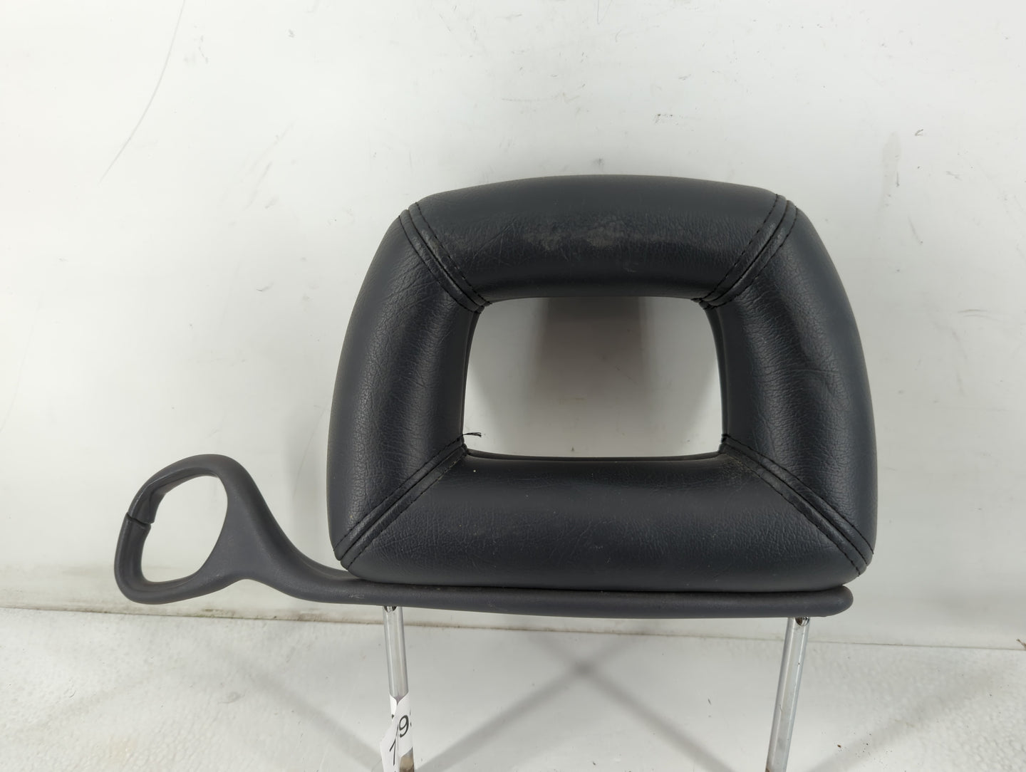 2000-2002 Pontiac Grand Prix Headrest Head Rest Front Driver Passenger Seat Fits Fits 2000 2001 2002 OEM Used Auto Parts - O