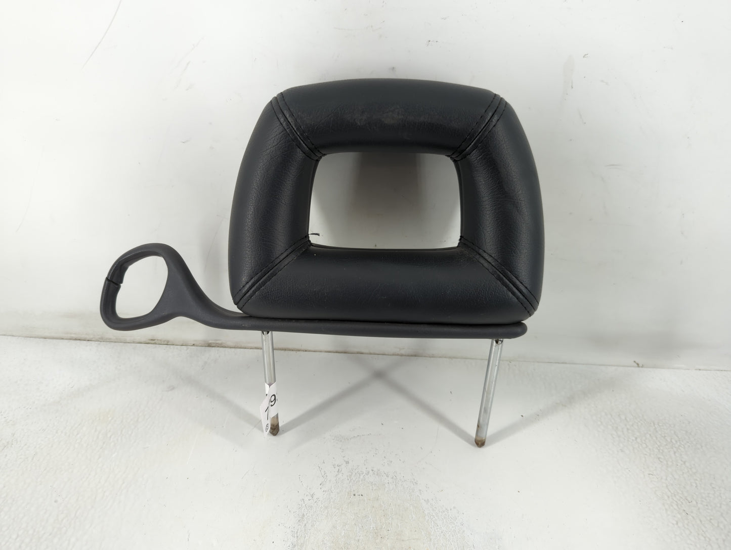 2000-2002 Pontiac Grand Prix Headrest Head Rest Front Driver Passenger Seat Fits Fits 2000 2001 2002 OEM Used Auto Parts - O