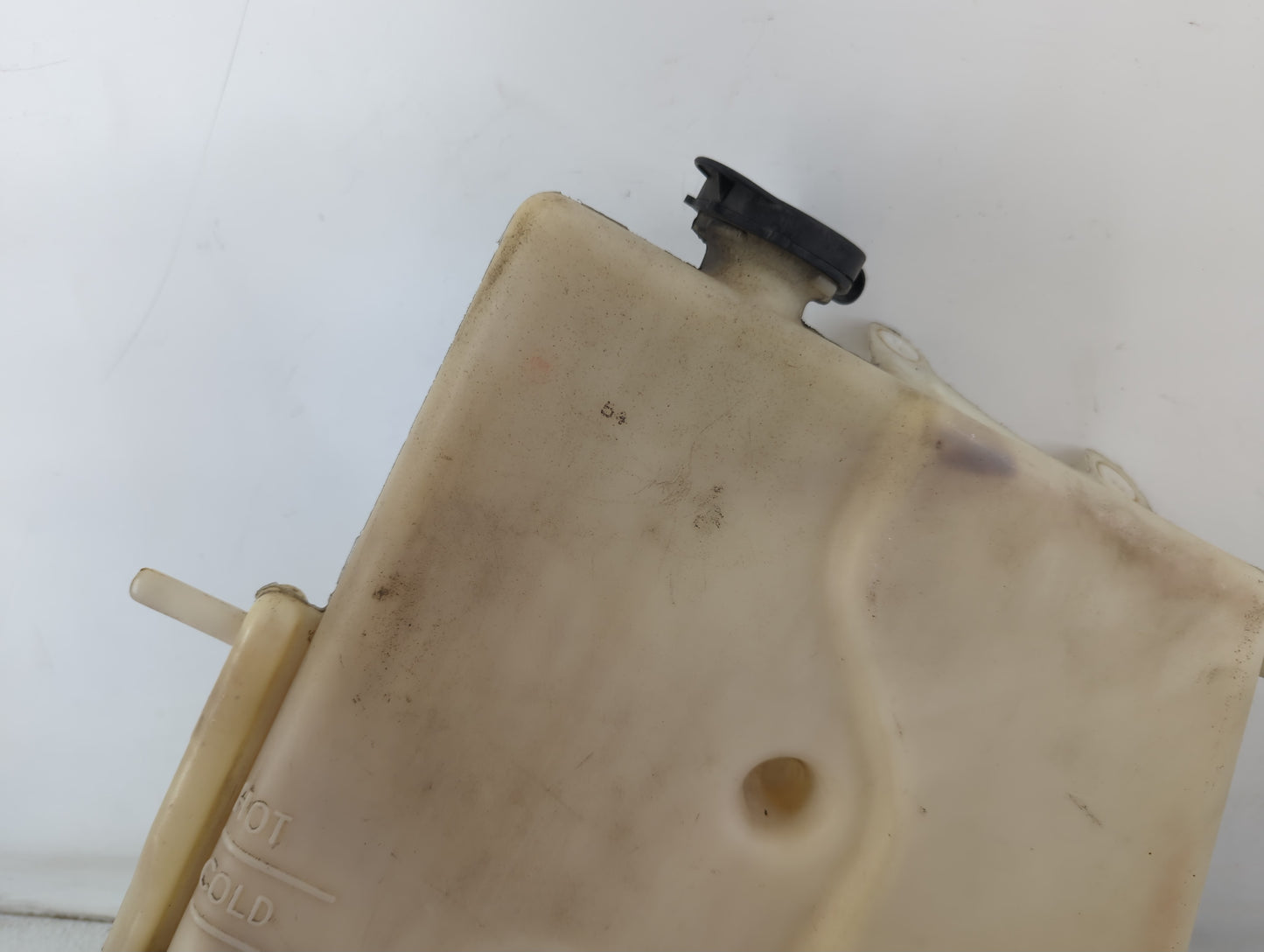 2000 Pontiac Grand Prix Radiator Coolant Overflow Expansion Tank Bottle - Oemusedautoparts1.com