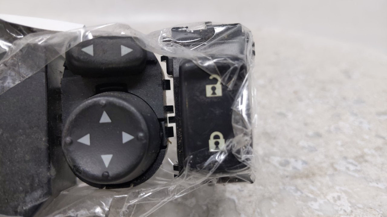 2000 Pontiac Montana Master Power Window Switch Replacement Driver Side Left P/N:10615842 Fits OEM Used Auto Parts - Oemused