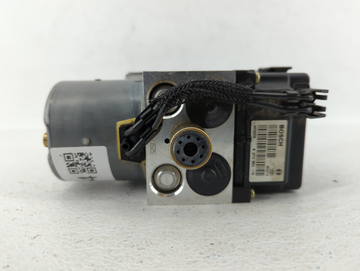 2000 Porsche Boxster ABS Pump Control Module Replacement P/N:996 355 755 04 Fits OEM Used Auto Parts - Oemusedautoparts1.com