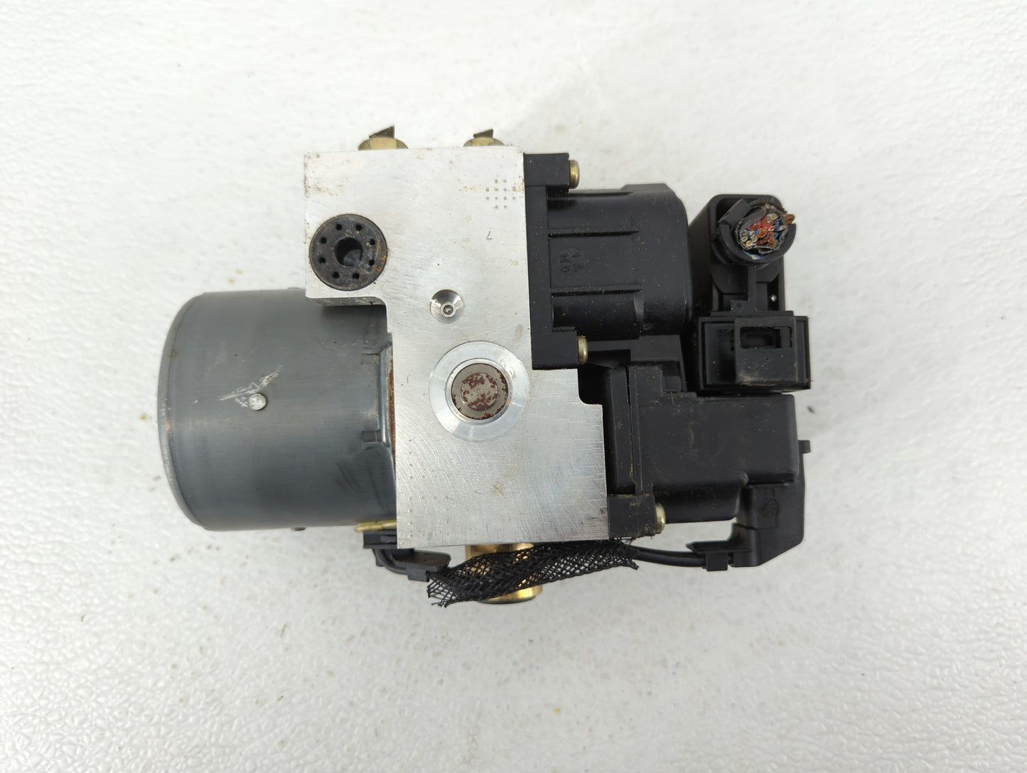 2000 Porsche Boxster ABS Pump Control Module Replacement P/N:996 355 755 04 Fits OEM Used Auto Parts - Oemusedautoparts1.com