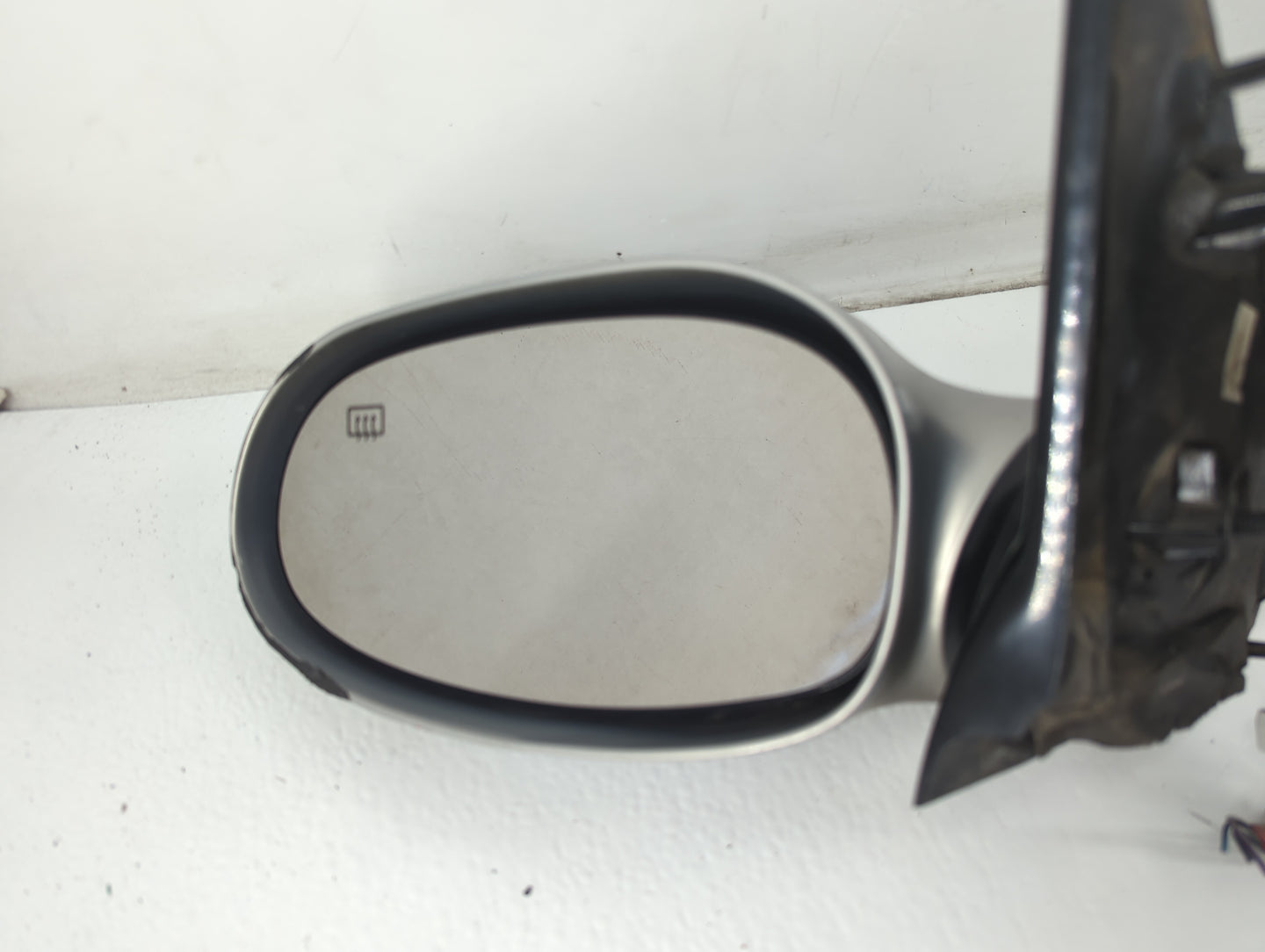 2000 Saturn L100 Driver Side View Mirror - Left Door Mirror OEM Used - Oemusedautoparts1.com
