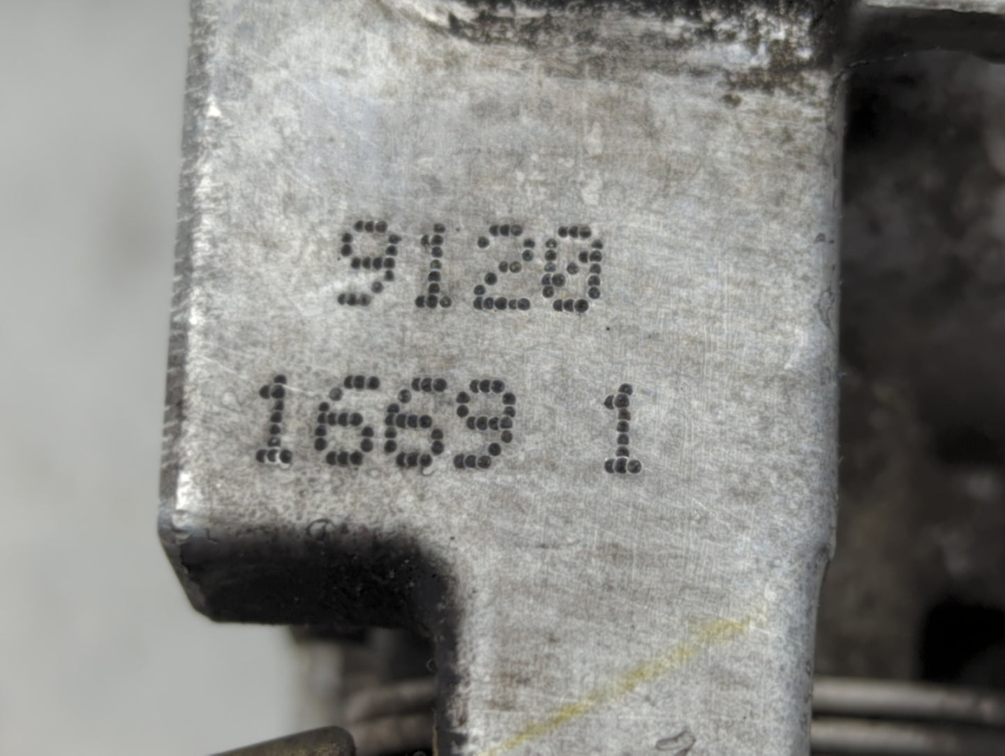 2000 Saturn Ls Throttle Body Fits Fits 2001 2002 2003 OEM Used Auto Parts - Oemusedautoparts1.com