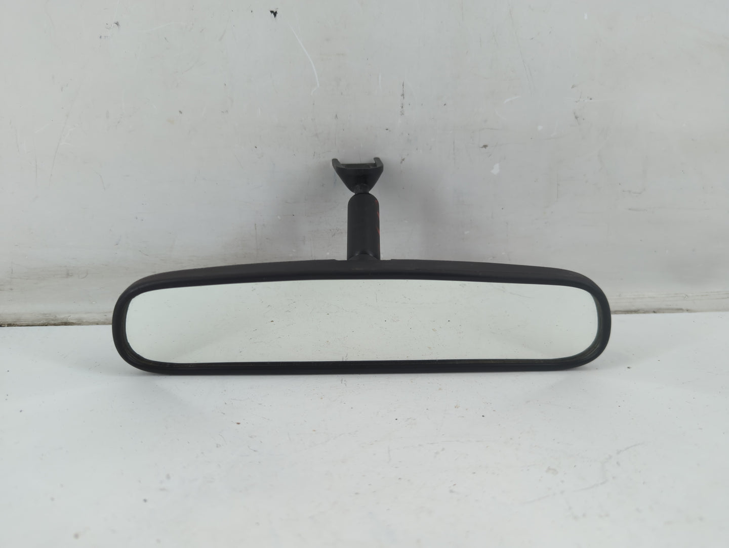 2000 Saturn Sl Interior Rear View Mirror Replacement OEM P/N:E8011082 Fits OEM Used Auto Parts - Oemusedautoparts1.com