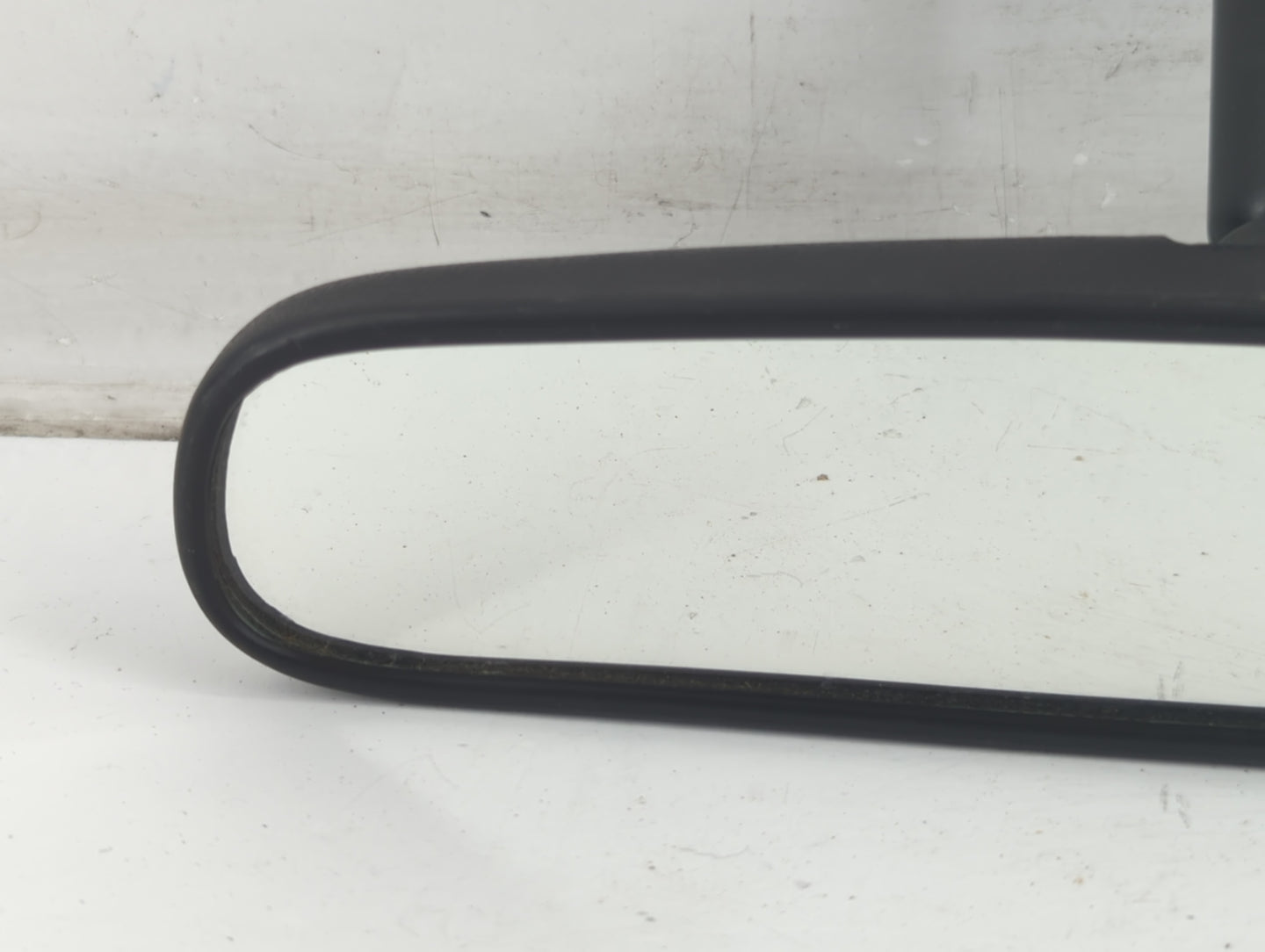 2000 Saturn Sl Interior Rear View Mirror Replacement OEM P/N:E8011082 Fits OEM Used Auto Parts - Oemusedautoparts1.com