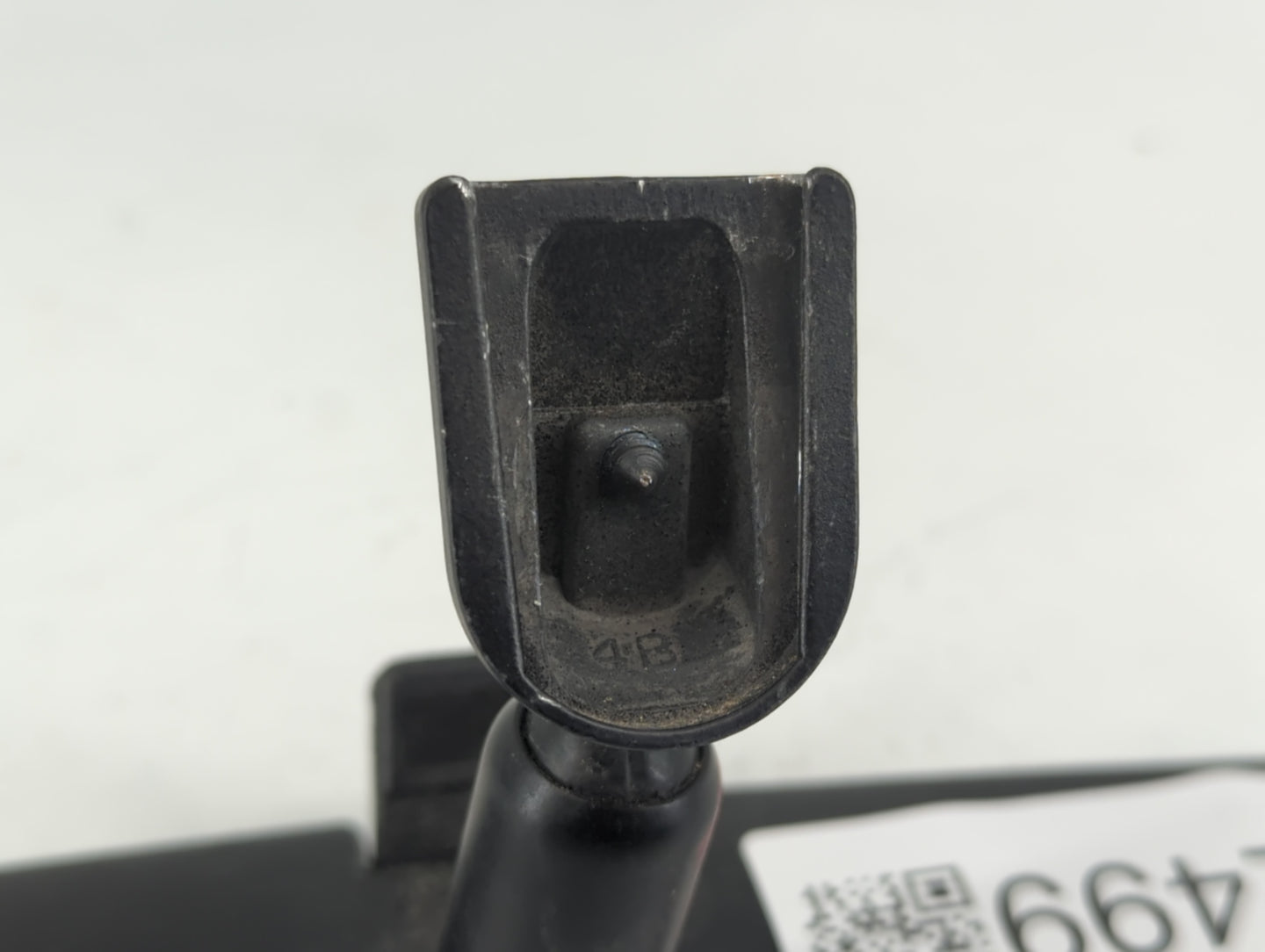 2000 Saturn Sl Interior Rear View Mirror Replacement OEM P/N:E8011082 Fits OEM Used Auto Parts - Oemusedautoparts1.com