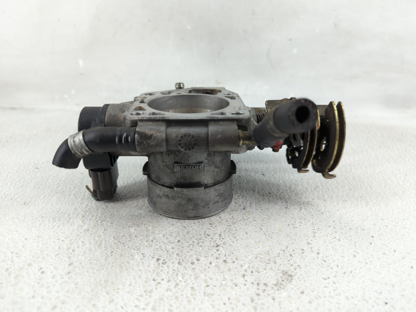 2000-2002 Subaru Forester Throttle Body P/N:A33-661 R02 Fits Fits 2000 2001 2002 OEM Used Auto Parts - Oemusedautoparts1.com