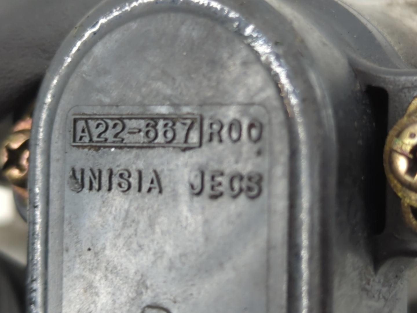 2000-2002 Subaru Forester Throttle Body P/N:A33-661 R02 Fits Fits 2000 2001 2002 OEM Used Auto Parts - Oemusedautoparts1.com