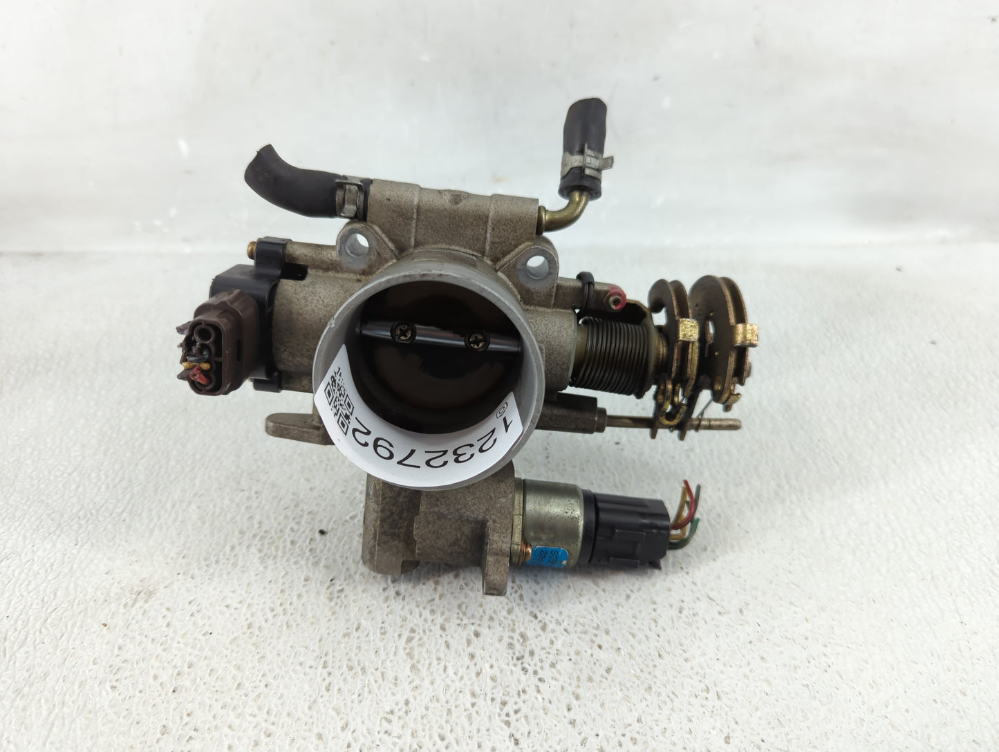 2000-2001 Subaru Legacy Throttle Body P/N:A33-661 R02 A33-661 Fits Fits 2000 2001 OEM Used Auto Parts - Oemusedautoparts1.co
