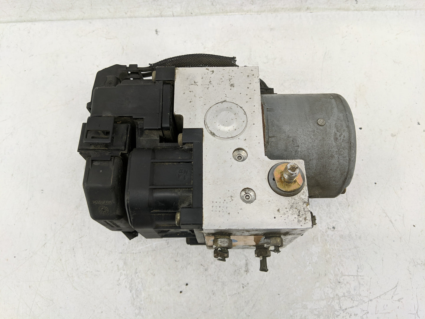 2000-2001 Subaru Legacy ABS Pump Control Module Replacement Fits Fits 2000 2001 OEM Used Auto Parts - Oemusedautoparts1.com