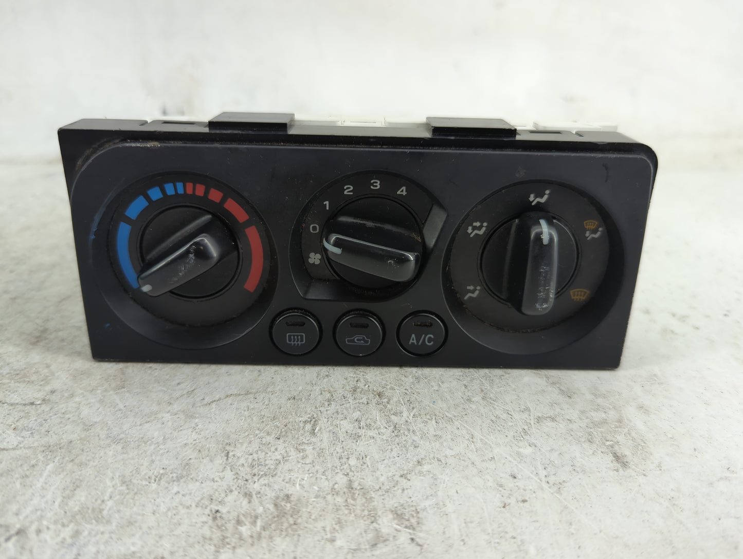 2000-2004 Subaru Legacy Climate Control Module Temperature AC/Heater Replacement P/N:72311AE05A Fits Fits 2000 2001 2002 200