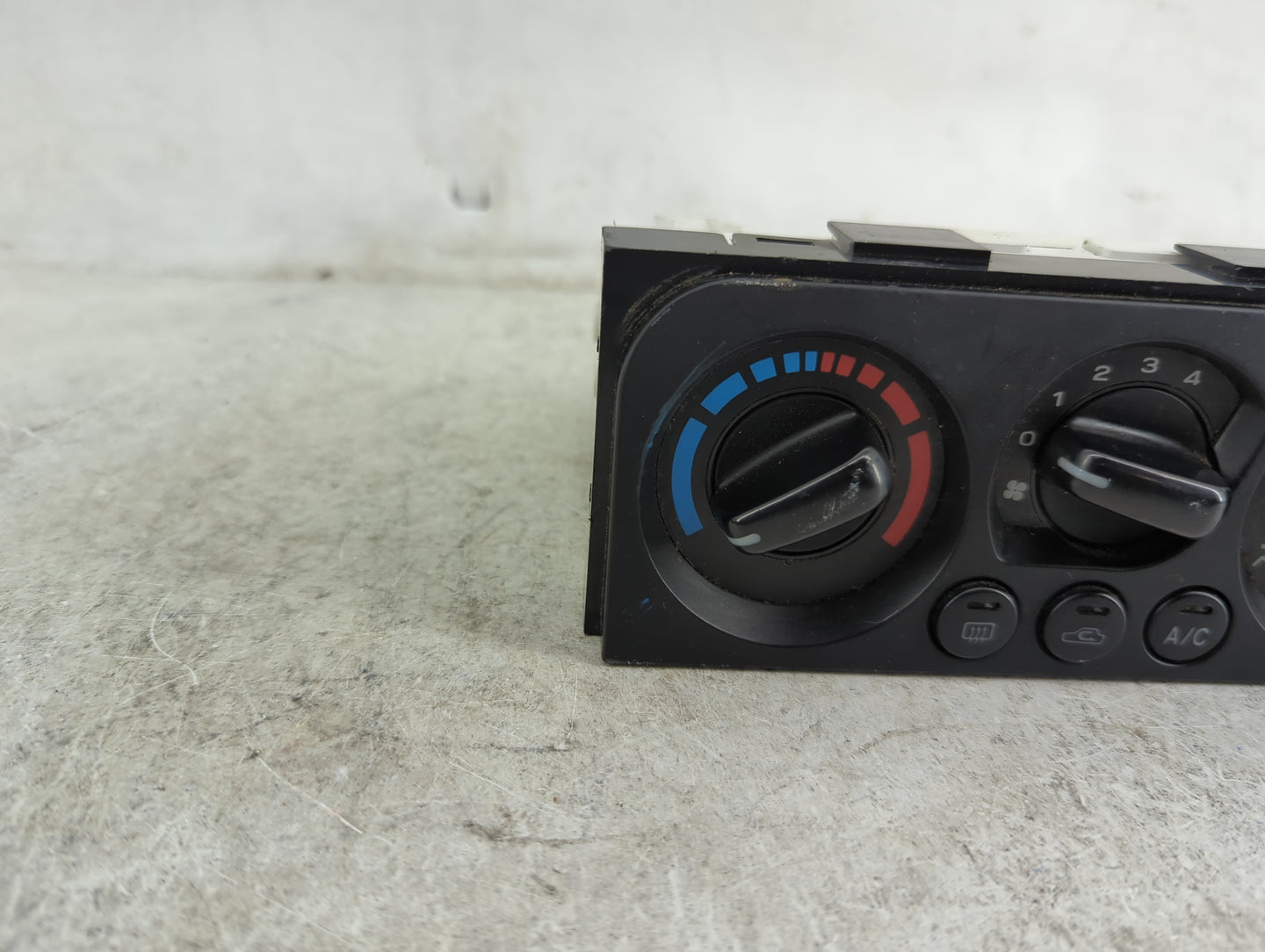 2000-2004 Subaru Legacy Climate Control Module Temperature AC/Heater Replacement P/N:72311AE05A Fits Fits 2000 2001 2002 200
