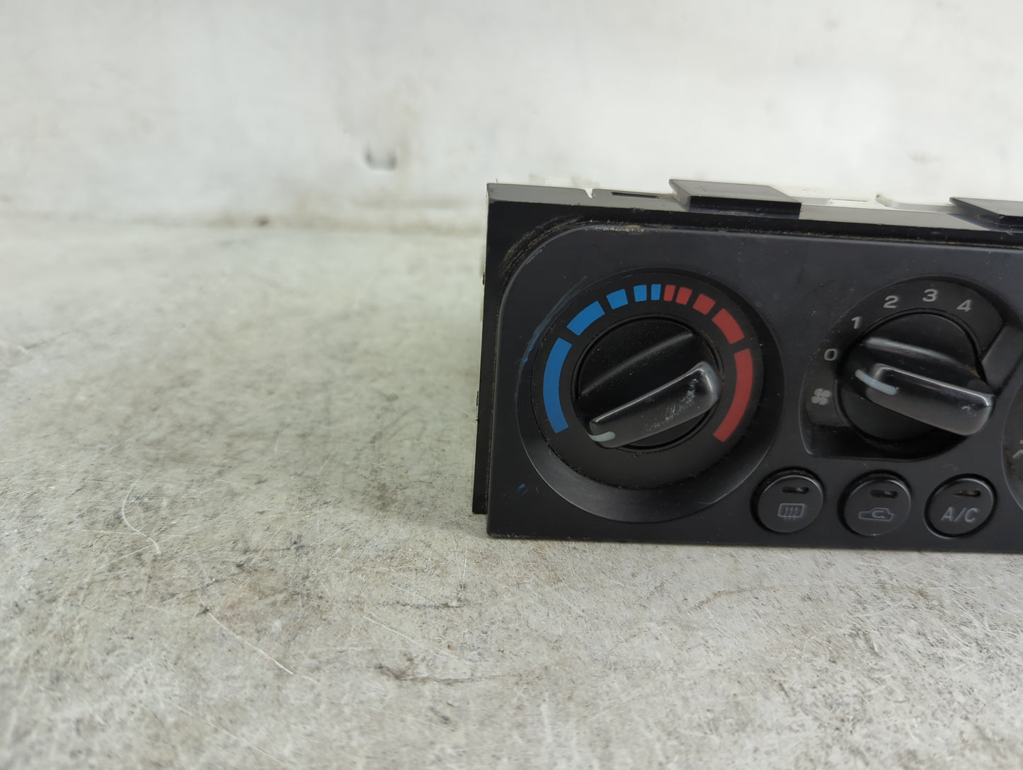 2000-2004 Subaru Legacy Climate Control Module Temperature AC/Heater Replacement P/N:72311AE05A Fits Fits 2000 2001 2002 200