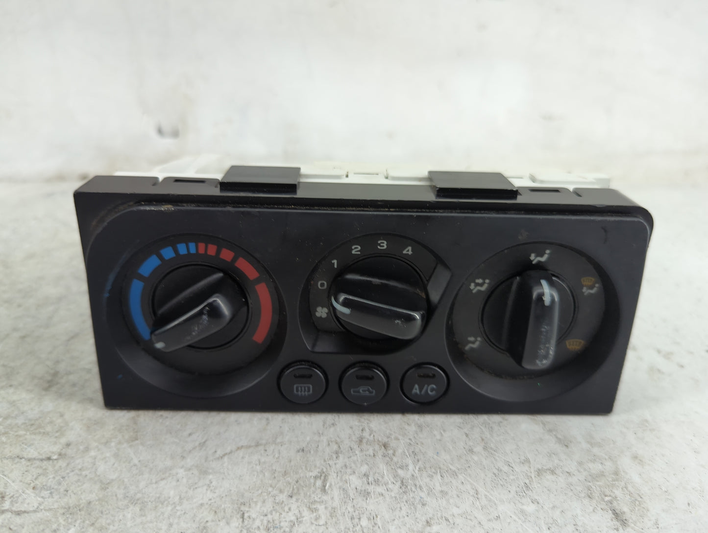 2000-2004 Subaru Legacy Climate Control Module Temperature AC/Heater Replacement P/N:72311AE05A Fits Fits 2000 2001 2002 200