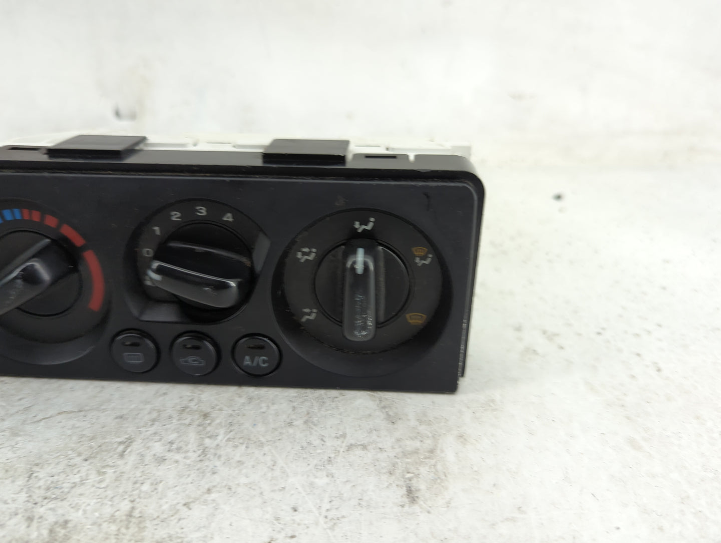2000-2004 Subaru Legacy Climate Control Module Temperature AC/Heater Replacement P/N:72311AE05A Fits Fits 2000 2001 2002 200
