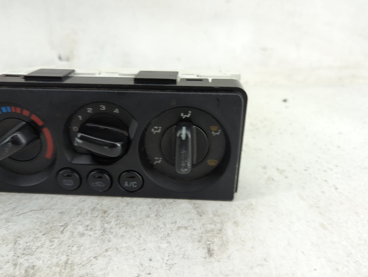 2000-2004 Subaru Legacy Climate Control Module Temperature AC/Heater Replacement P/N:72311AE05A Fits Fits 2000 2001 2002 200