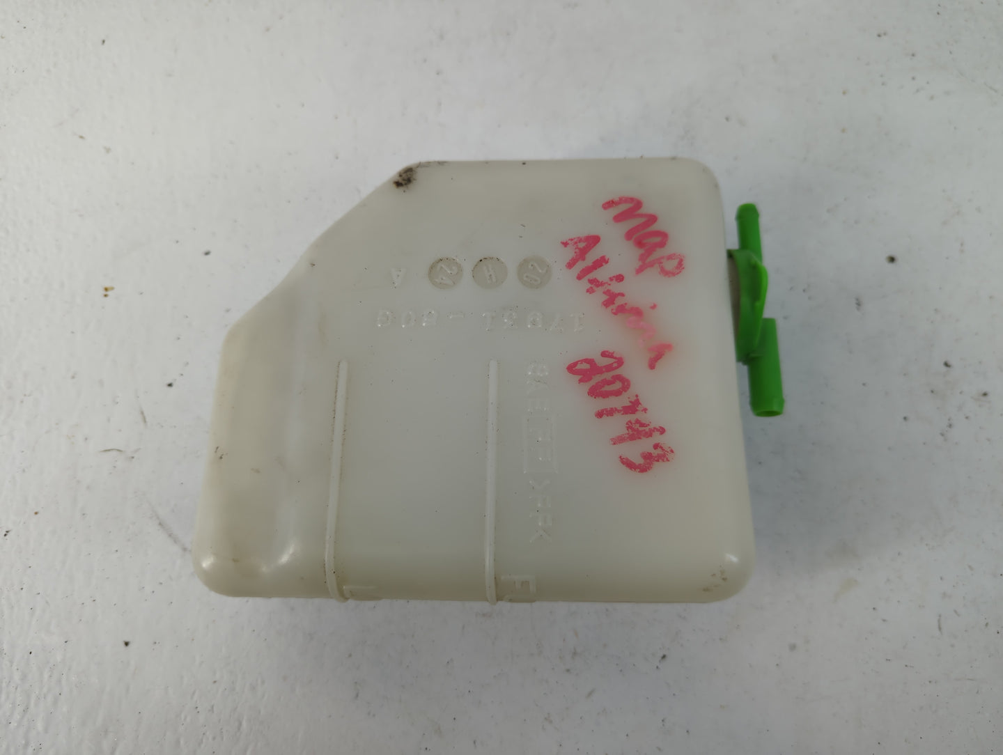 2002-2007 Suzuki Aerio Radiator Coolant Overflow Expansion Tank Bottle - Oemusedautoparts1.com