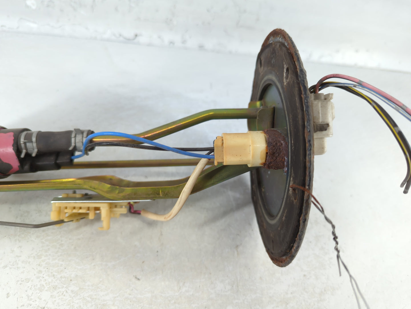 1999-2002 Suzuki Vitara Electrical Gas Fuel Pump Assembly - Oemusedautoparts1.com