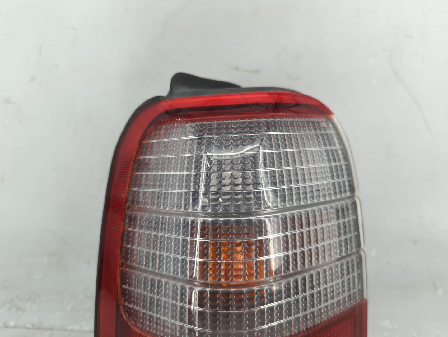 1996-2000 Toyota 4runner Tail Light Assembly Driver Left OEM P/N:PA6-M30 PP-T20 Fits Fits 1996 1997 1998 1999 2000 OEM Used 