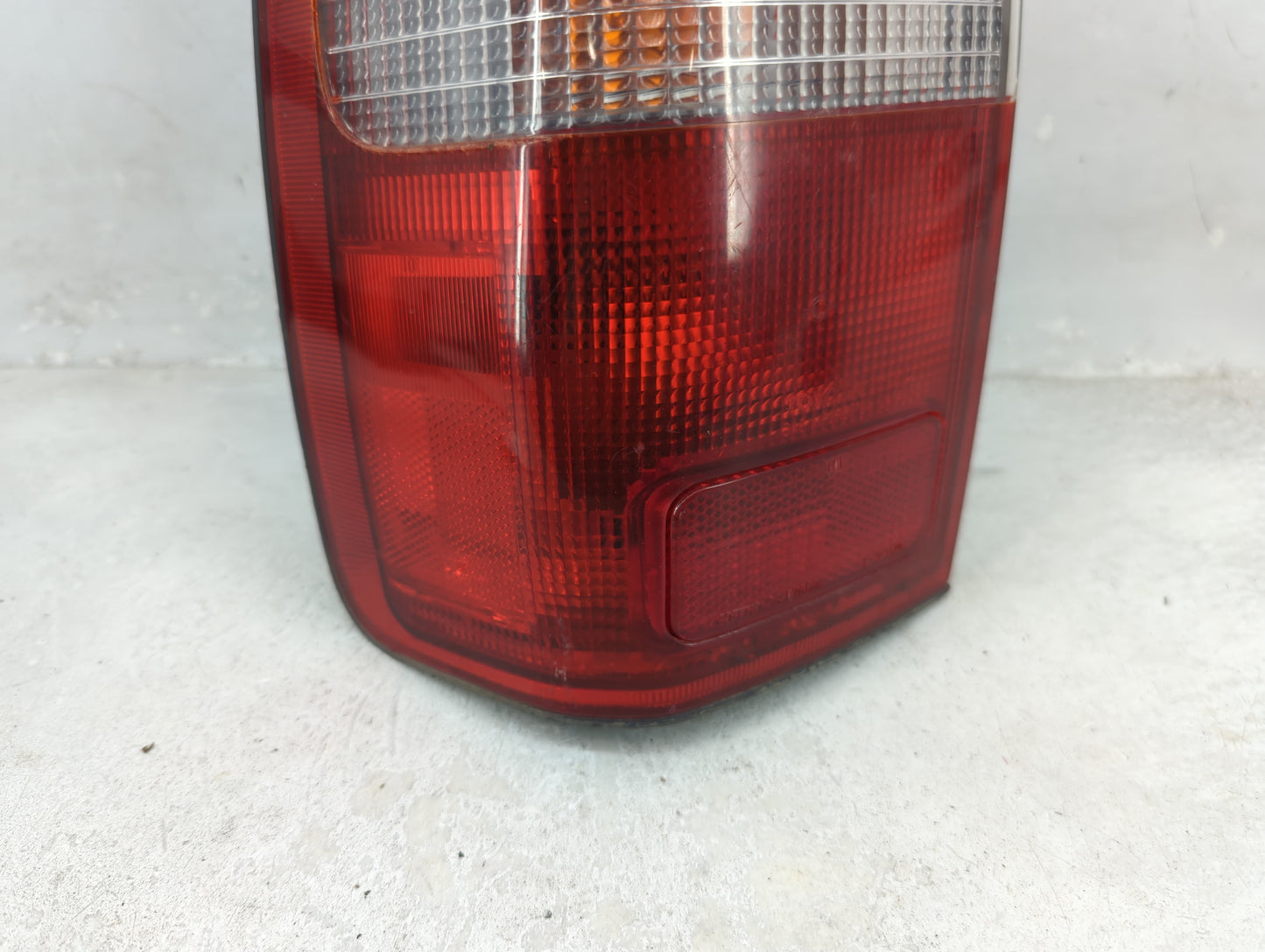 1996-2000 Toyota 4runner Tail Light Assembly Driver Left OEM P/N:PA6-M30 PP-T20 Fits Fits 1996 1997 1998 1999 2000 OEM Used 
