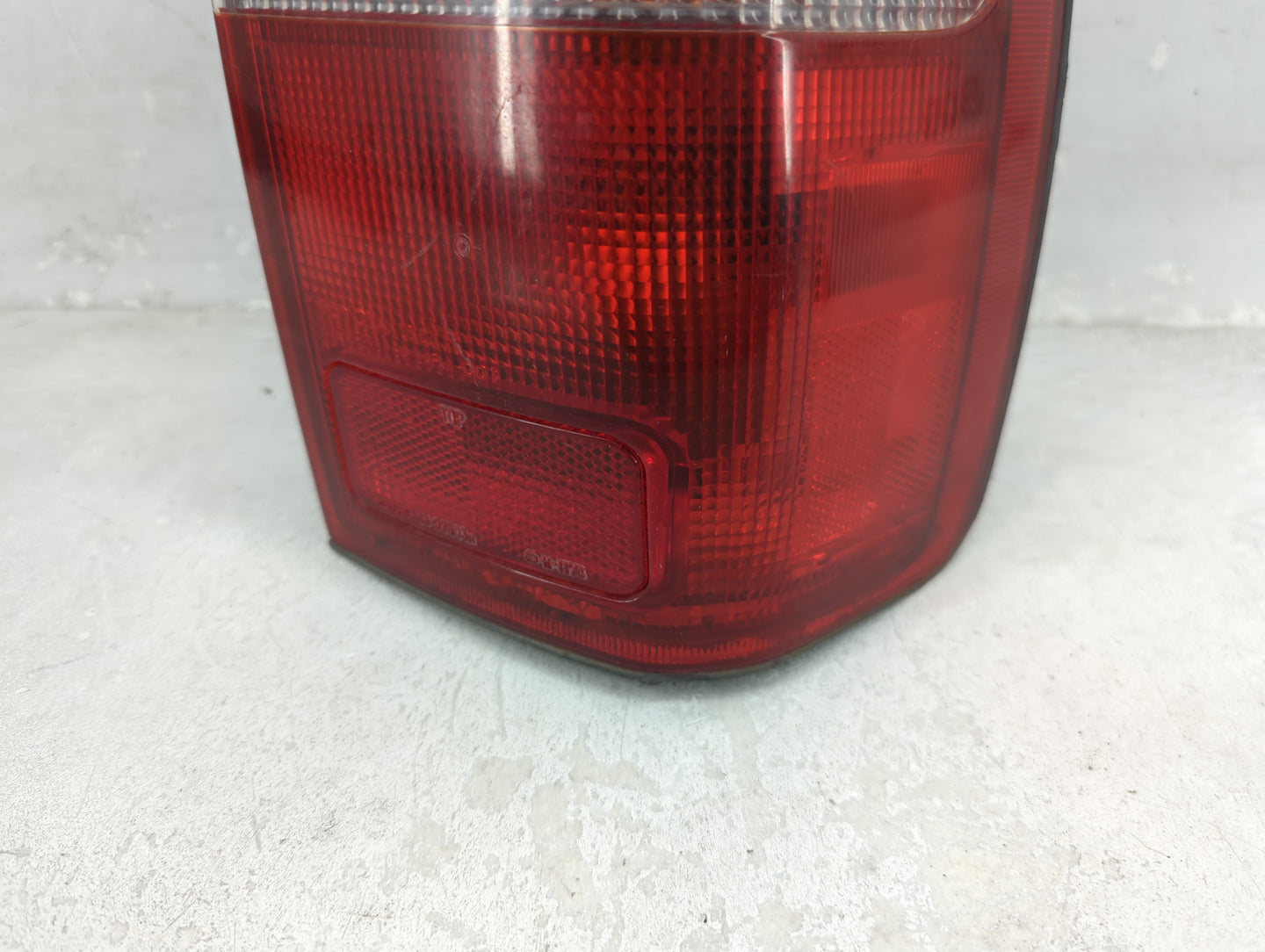 1996-2000 Toyota 4runner Tail Light Assembly Passenger Right OEM Fits Fits 1996 1997 1998 1999 2000 OEM Used Auto Parts - Oe