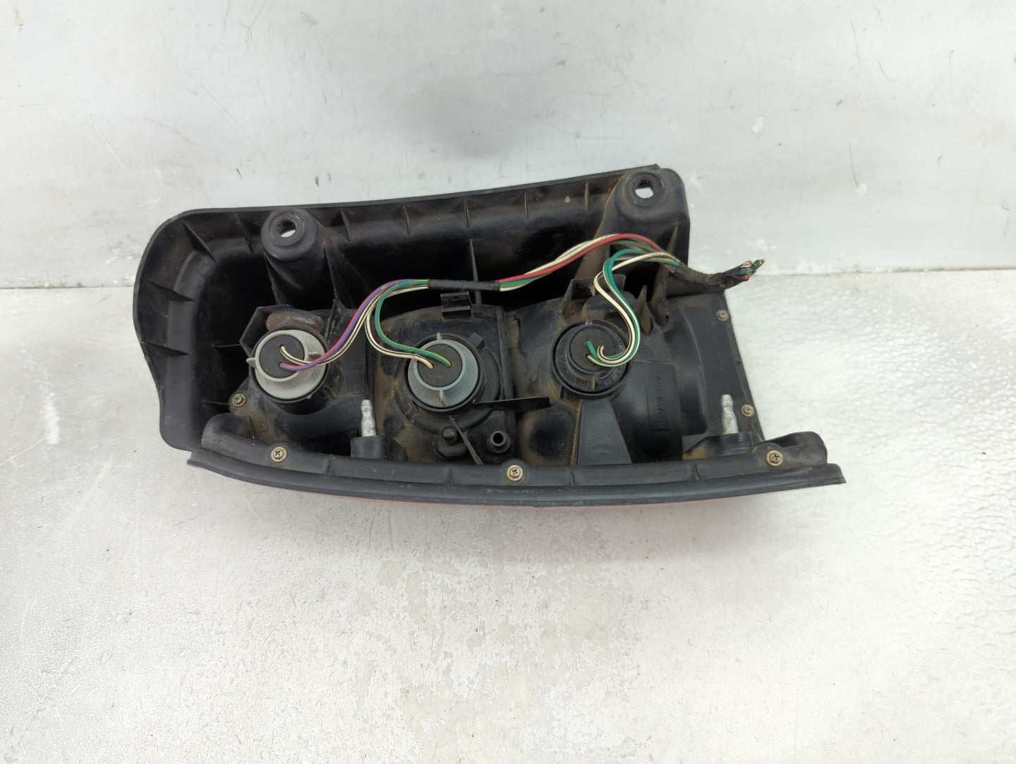 1996-2000 Toyota 4runner Tail Light Assembly Passenger Right OEM Fits Fits 1996 1997 1998 1999 2000 OEM Used Auto Parts - Oe