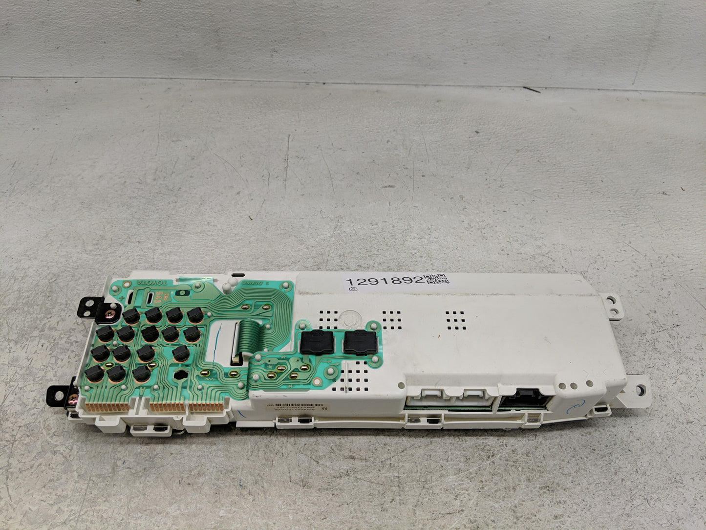 2000-2002 Toyota Avalon Information Display Screen - Oemusedautoparts1.com