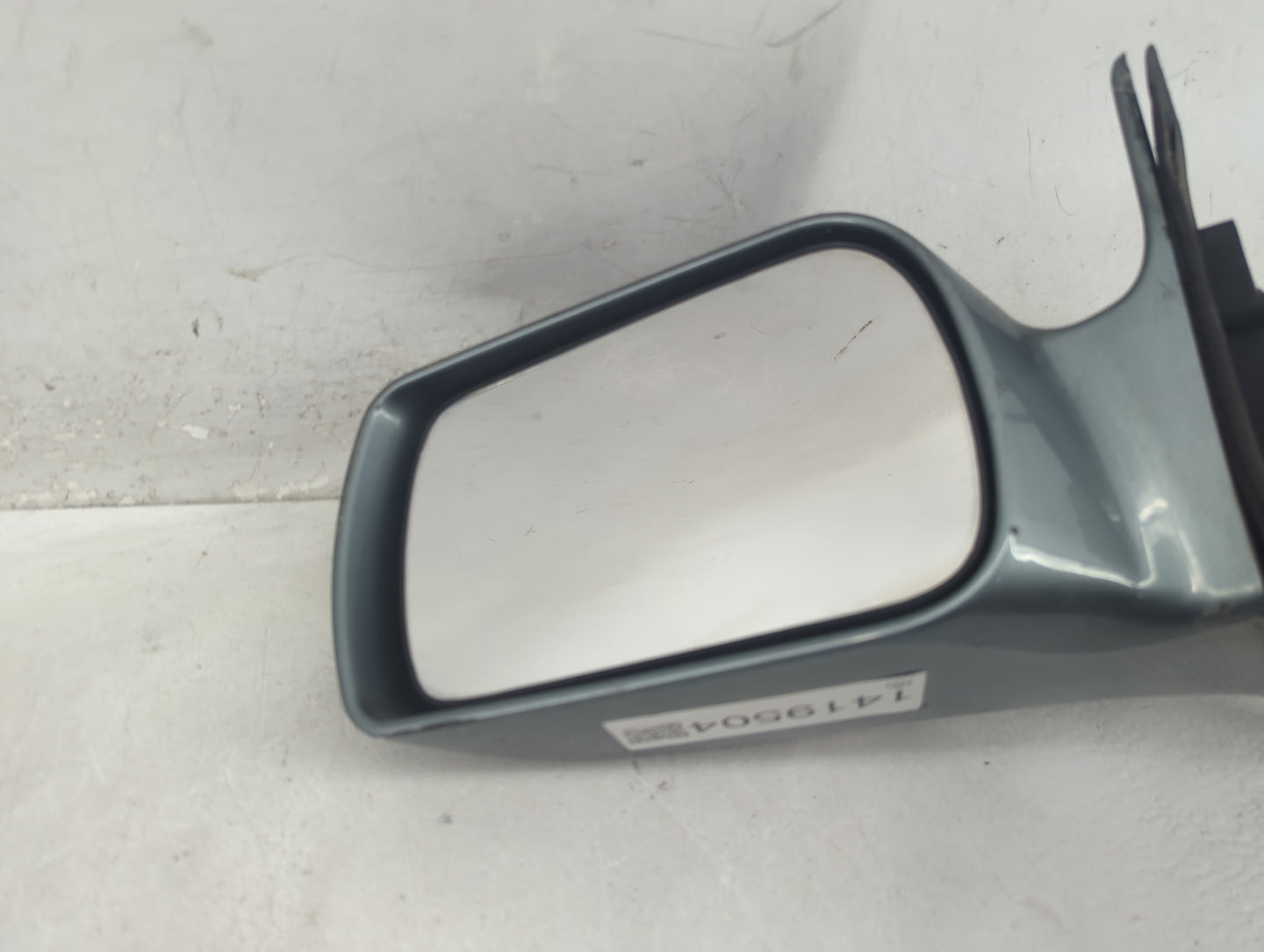 2000-2004 Toyota Avalon Driver Side View Mirror - Left Door Mirror OEM Used - Oemusedautoparts1.com