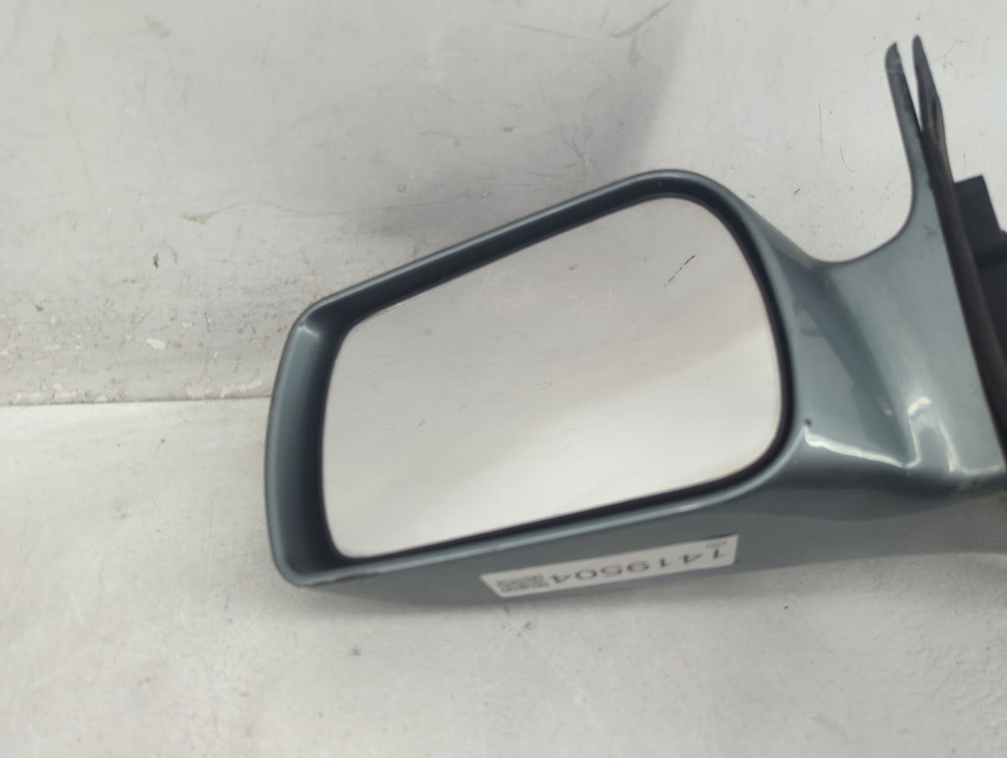 2000-2004 Toyota Avalon Driver Side View Mirror - Left Door Mirror OEM Used - Oemusedautoparts1.com