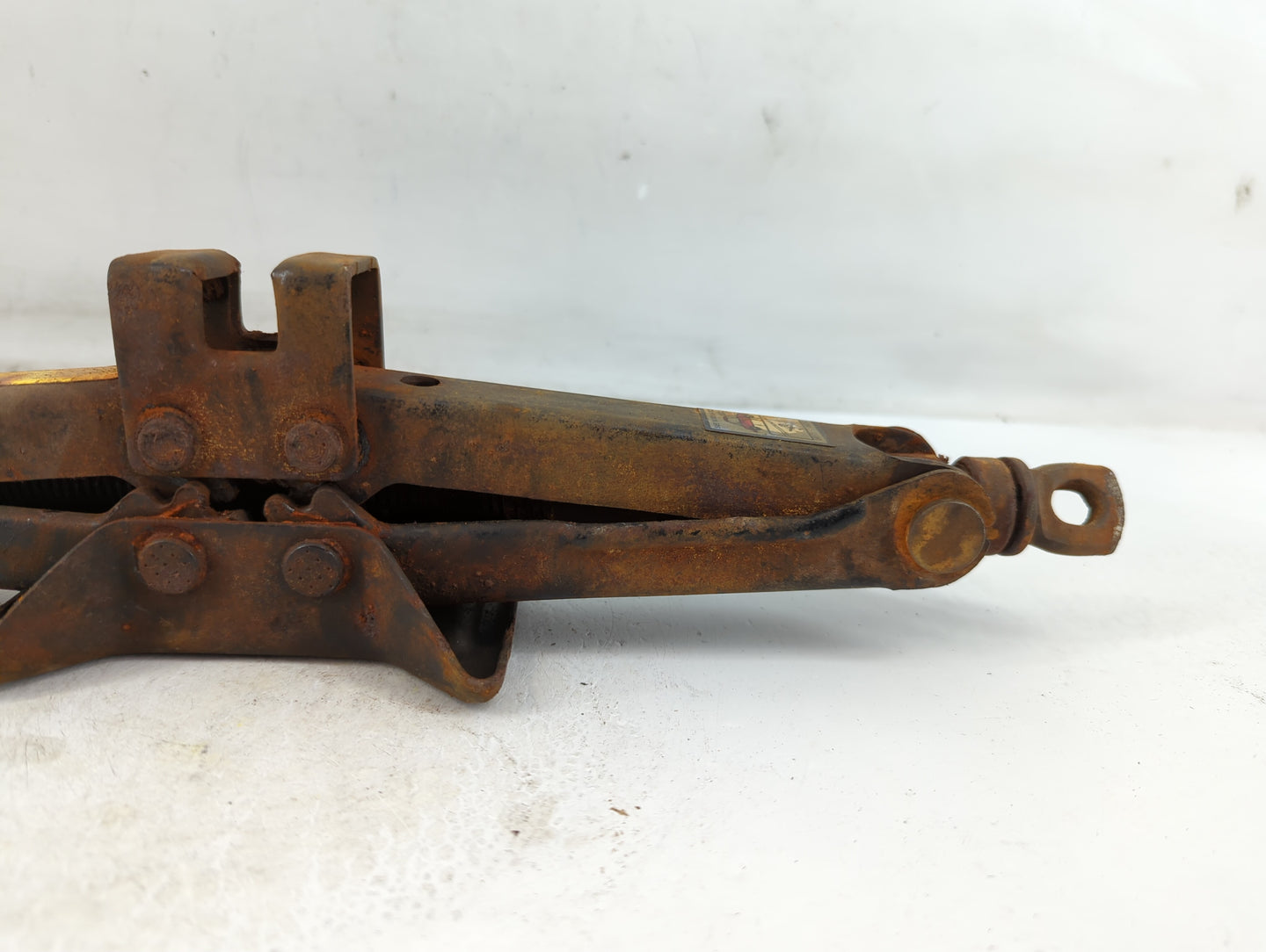 2000 Toyota Avalon Spare Scissor Car Jack - Oemusedautoparts1.com