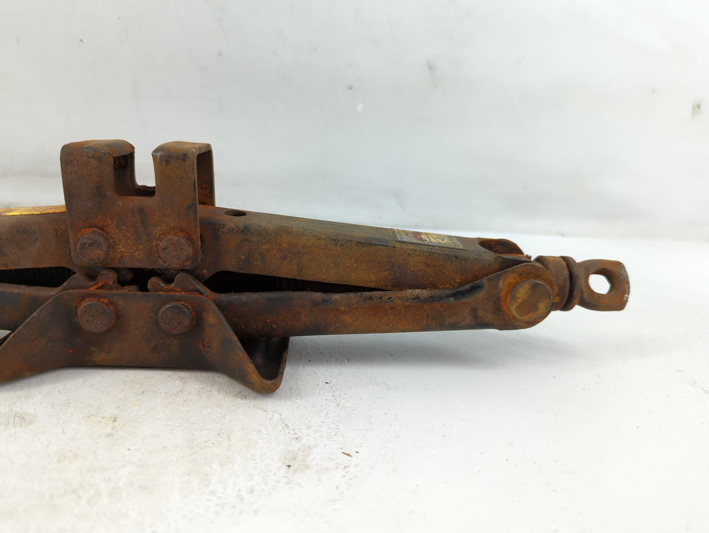 2000 Toyota Avalon Spare Scissor Car Jack - Oemusedautoparts1.com