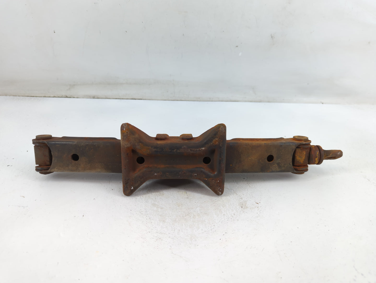 2000 Toyota Avalon Spare Scissor Car Jack - Oemusedautoparts1.com