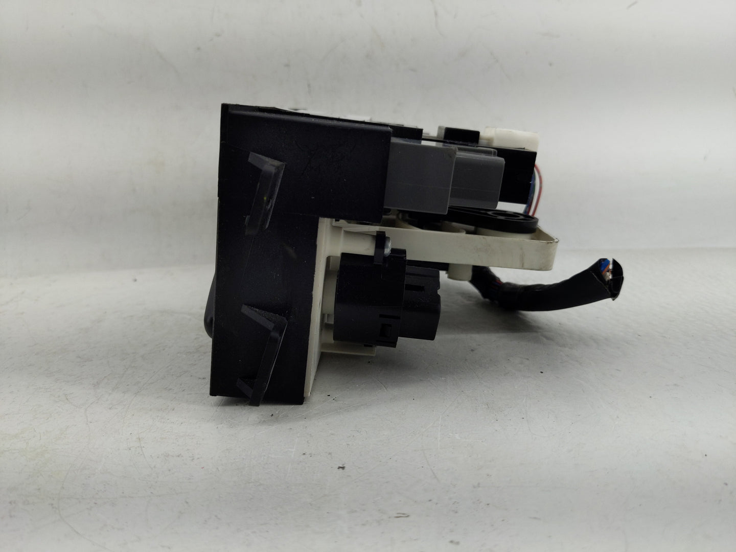 1999-2001 Toyota Camry Climate Control Module Temperature AC/Heater Replacement P/N:040500A Fits Fits 1999 2000 2001 OEM Use