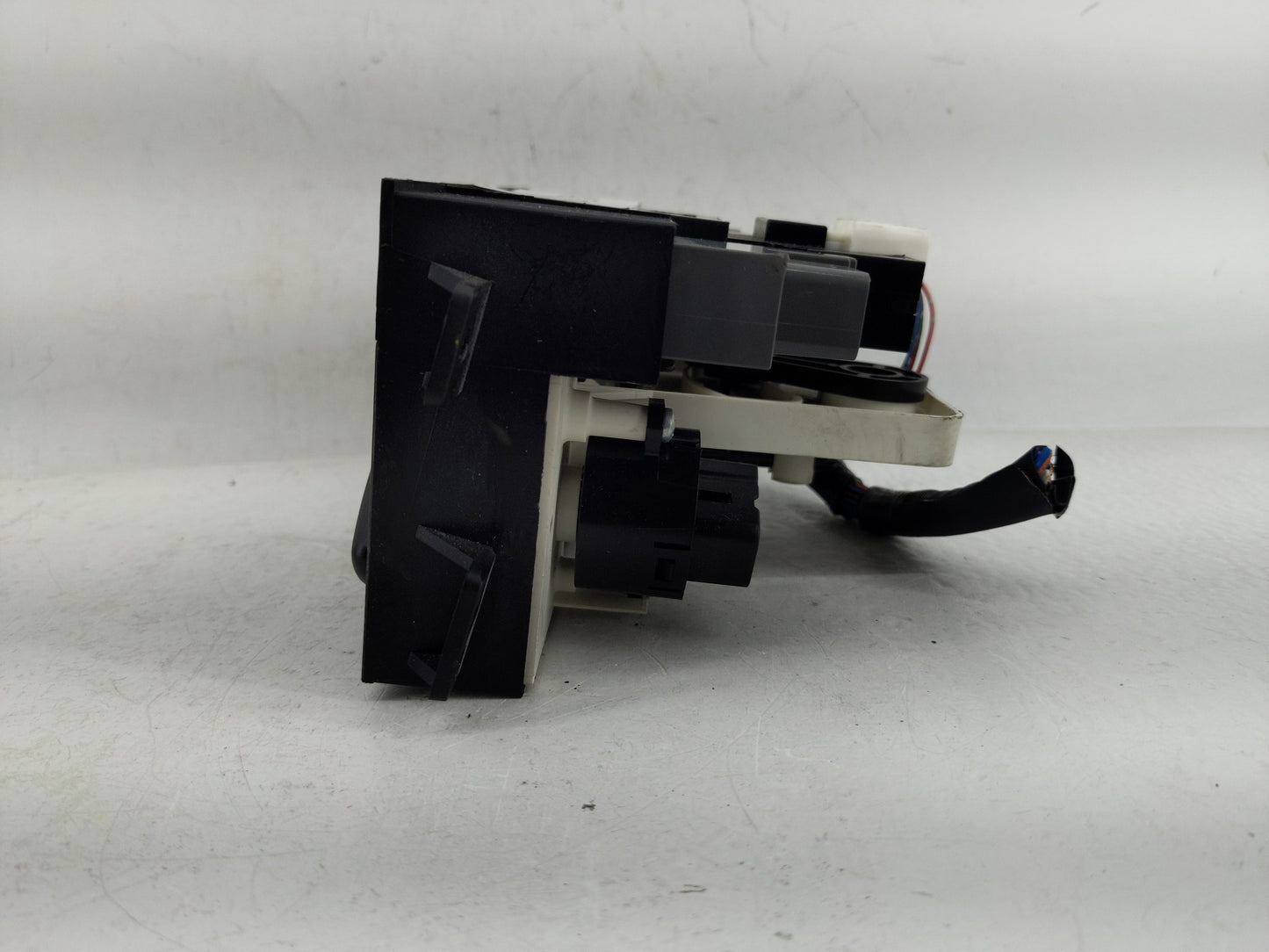 1999-2001 Toyota Camry Climate Control Module Temperature AC/Heater Replacement P/N:040500A Fits Fits 1999 2000 2001 OEM Use