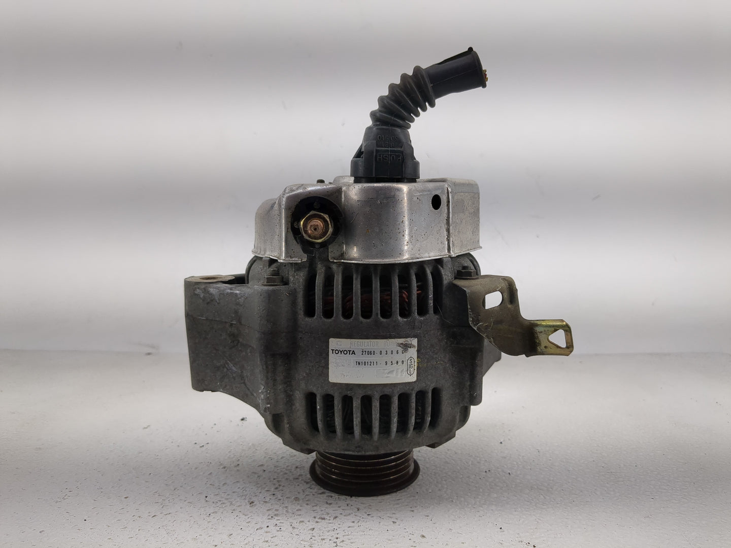 1997-2001 Toyota Camry Alternator Replacement Generator Charging Assembly Engine OEM P/N:TN101211-9580 Fits OEM Used Auto Pa