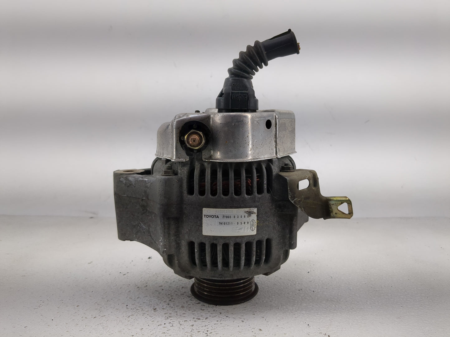 1997-2001 Toyota Camry Alternator Replacement Generator Charging Assembly Engine OEM P/N:TN101211-9580 Fits OEM Used Auto Pa