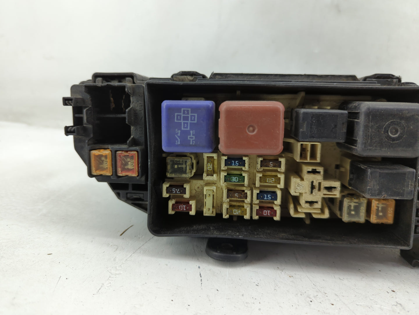 2000-2001 Toyota Camry Fusebox Fuse Box Panel Relay Module Fits Fits 1999 2000 2001 2002 2003 OEM Used Auto Parts - Oemuseda